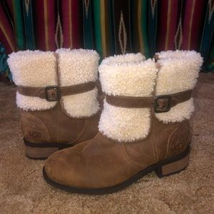 Women’s Ugg Blayre water Resistant UGG boots Tan size 9